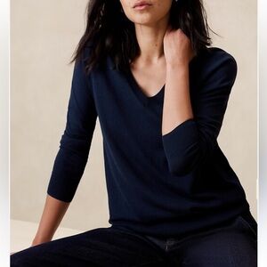 Banana Republic Factory Preppy Navy Forever V-Neck Sweater / Capsule Wardrobe